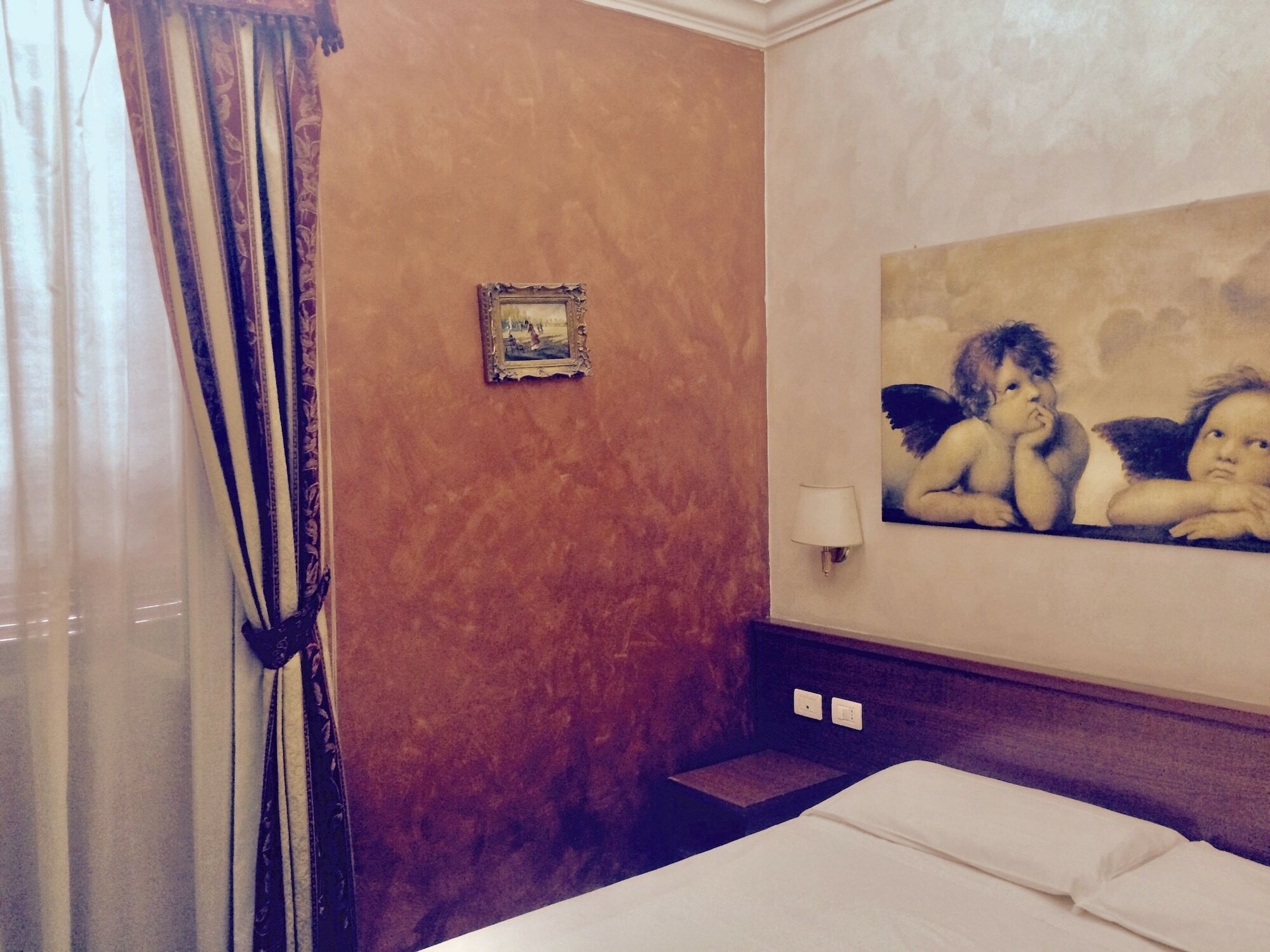 Отель Caput Mundi Рим Экстерьер фото